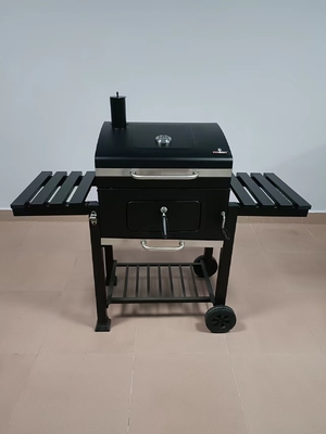 Beweglicher kampierender kampierender Grill im Freien